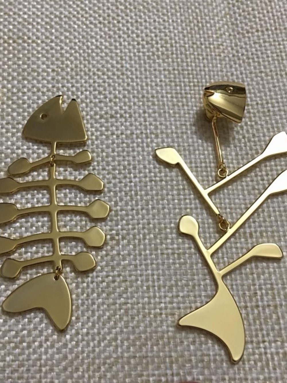 Tory Burch Gold Fishbone Mismatched Drop Earrings